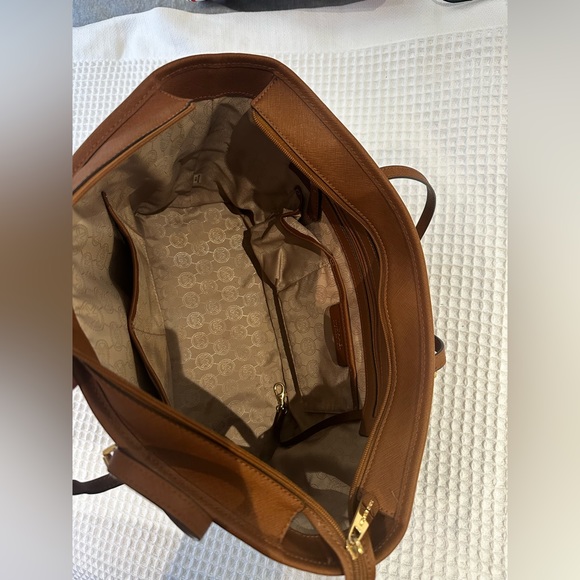 MICHAEL Michael Kors Jet Set Travel Saffiano Tote Purse - Picture 10 of 12